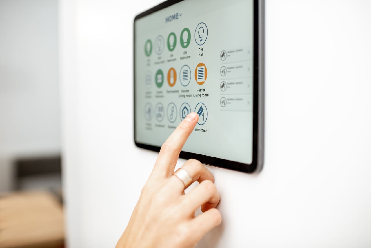 Room Control | Digital Screen Displays - Screens Ireland
