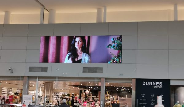 Large Indoor and outdoor commercial digital displays